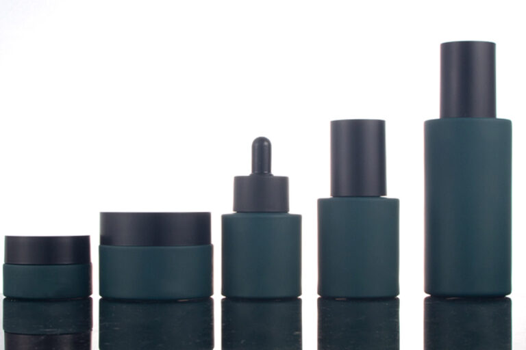 Precautions for spraying clear dropper bottles