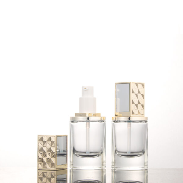 Luxury 30ml Clear Glass Skin Care Packaging Pump Sprayer Luxury Glass Lotion Bottle  - Image 2