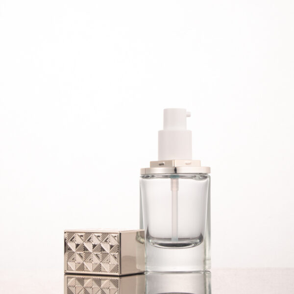 Luxury 30ml Clear Glass Skin Care Packaging Pump Sprayer Luxury Glass Lotion Bottle  - Image 3
