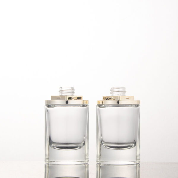 Luxury 30ml Clear Glass Skin Care Packaging Pump Sprayer Luxury Glass Lotion Bottle  - Image 4